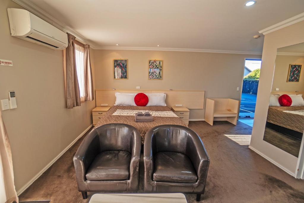 One Bedroom Spa Suite Gallery 1