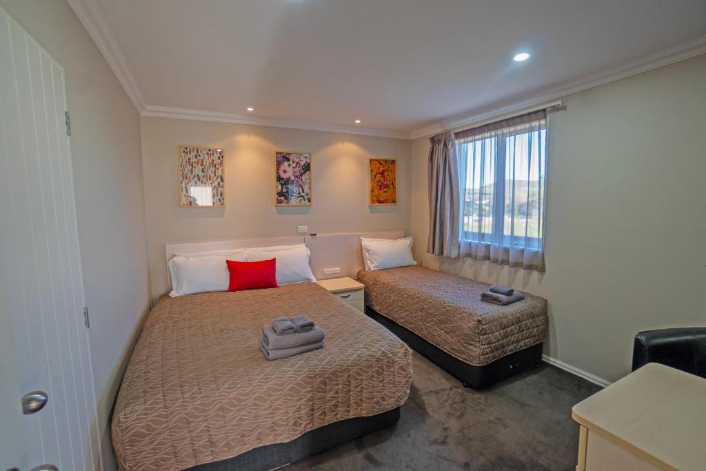 One Bedroom Spa Suite Gallery 2
