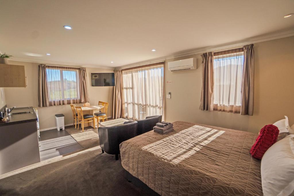 One Bedroom Spa Suite